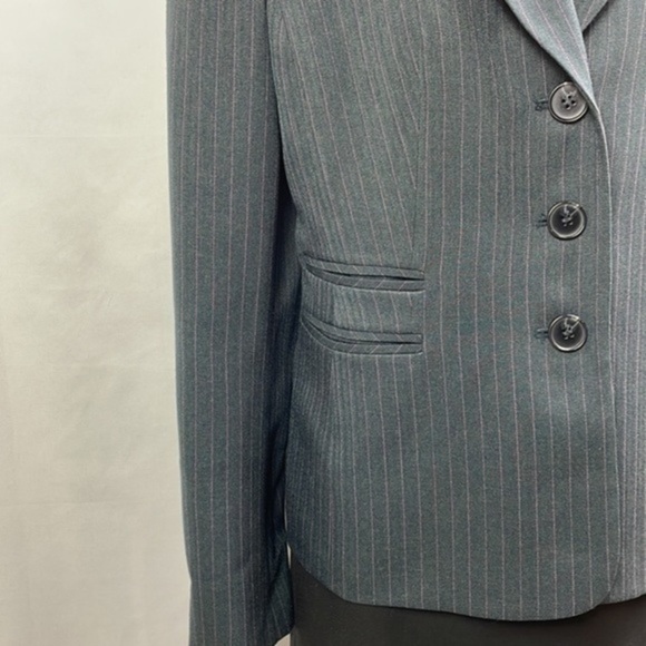 Evan-Picone Suit Dark Gray Pin Stripe Blazer, Size 12 - Picture 4 of 11